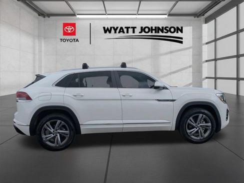 Used 2024 Volkswagen Atlas Cross Sport SEL R-Line AWD/4WD image 6