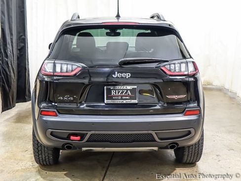 Used 2019 Jeep Cherokee Trailhawk AWD/4WD image 8