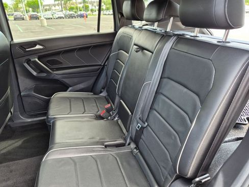 Used 2022 Volkswagen Tiguan SEL R-Line AWD/4WD image 18