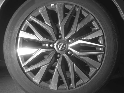 Used 2025 Nissan Altima 2.5 SV FWD image 15