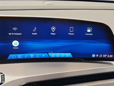 New 2026 Cadillac Vistiq Sport w/ LPO, Floor Liner Package AWD/4WD image 17