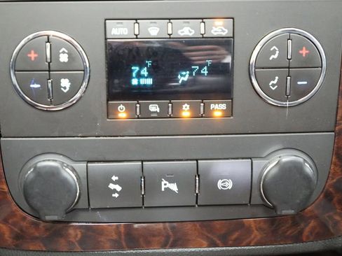 Used 2011 GMC Sierra 3500 Denali AWD/4WD image 6
