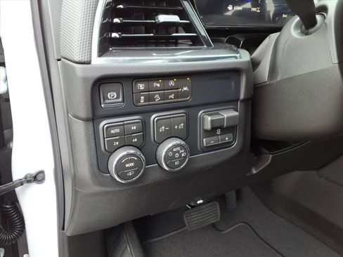 New 2026 Chevrolet Suburban RST image 12