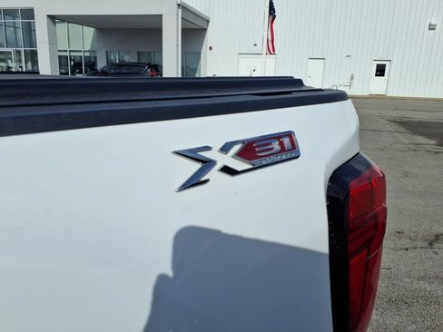 Used 2024 GMC Sierra 2500 Pro w/ Convenience Package AWD/4WD image 18