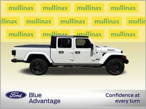 Used 2026 Jeep Gladiator Sport AWD/4WD image 4