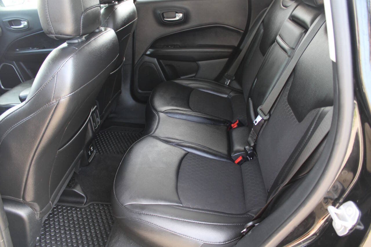 Used 2019 Jeep Compass Latitude AWD/4WD image 14