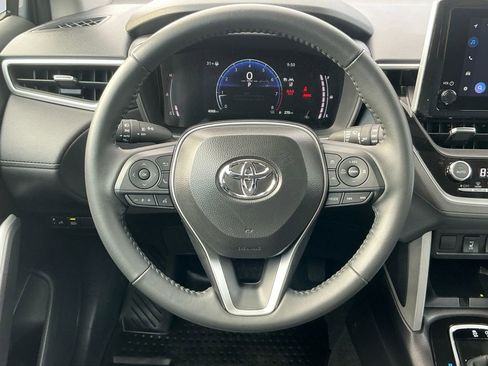 Certified 2025 Toyota Corolla Cross XLE image 13