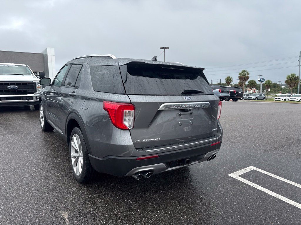 Used 2023 Ford Explorer Platinum w/ Technology Package AWD/4WD image 3