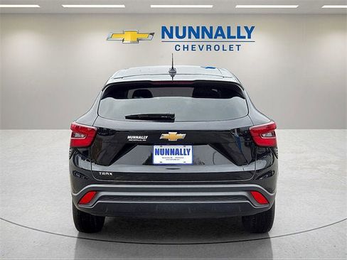 Certified 2025 Chevrolet Trax LS image 4