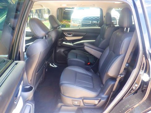 Used 2021 Subaru Ascent Limited AWD/4WD image 5