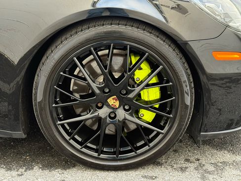 Used 2019 Porsche Panamera 4 image 12