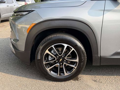 Used 2024 Chevrolet TrailBlazer LT w/ LT Cold Weather Package AWD/4WD image 7