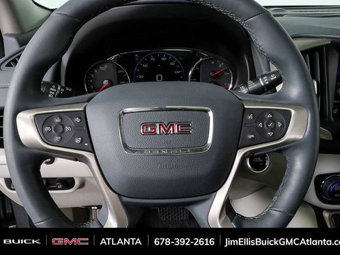 Used 2024 GMC Terrain Denali w/ Denali Premium Package AWD/4WD image 9