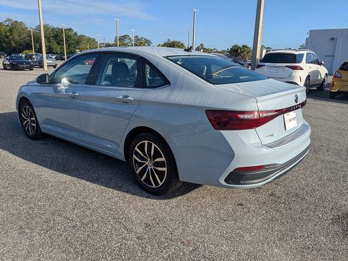 Used 2025 Volkswagen Jetta SE w/ Sunroof Package FWD image 6