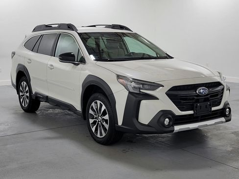 Used 2025 Subaru Outback Limited image 2