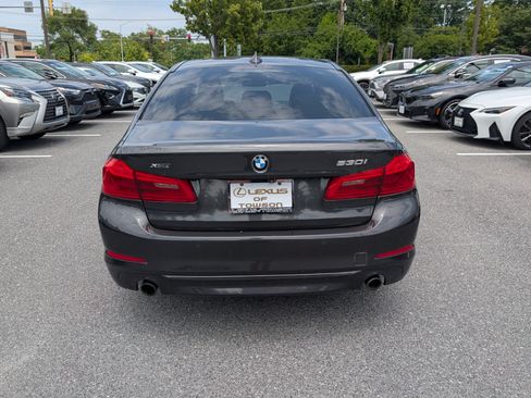 Used 2018 BMW 530i xDrive AWD/4WD image 4