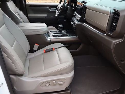 Used 2023 GMC Sierra 1500 SLT RWD image 16