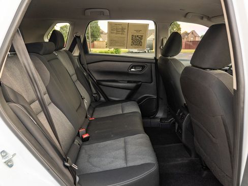 Used 2024 Nissan Rogue SV FWD image 16