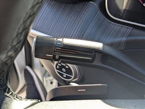 Used 2025 Mercedes-Benz C 300 Sedan image 16