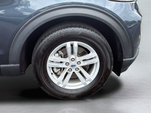 Used 2024 Ford Explorer XLT w/ Equipment Group 202A AWD/4WD image 27