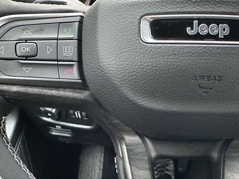 Used 2024 Jeep Grand Cherokee L Limited image 18