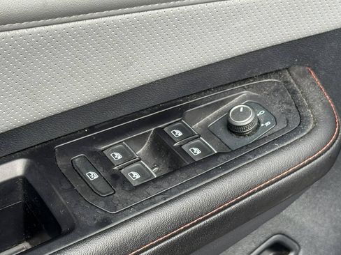 Used 2024 Volkswagen Atlas Peak Edition SEL AWD/4WD image 28
