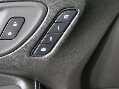 Used 2025 Buick Encore GX Avenir image 20