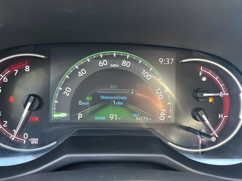 Used 2024 Toyota RAV4 LE FWD image 21