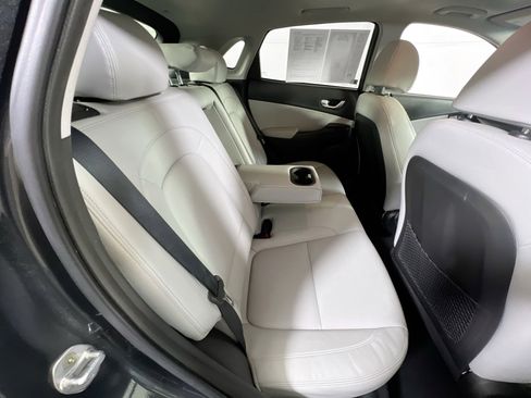 Used 2023 Hyundai Kona Limited image 28