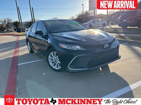 Used 2024 Toyota Camry LE image 1