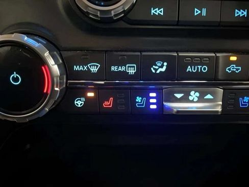 Used 2023 Ford F150 Lariat AWD/4WD image 46