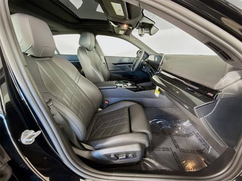 Used 2025 BMW 530i 530i image 30