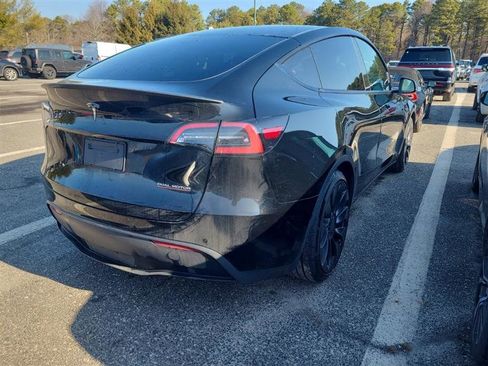 Used 2022 Tesla Model Y Performance image 11