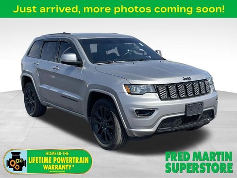 Used 2018 Jeep Grand Cherokee Altitude image 1