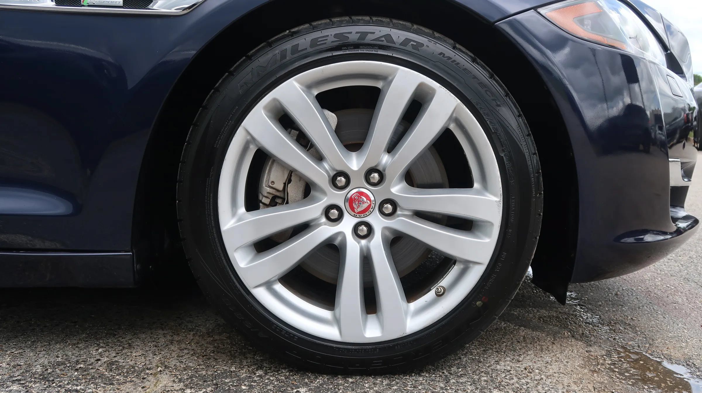 Used 2016 Jaguar XJ R-Sport RWD image 56