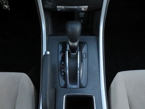 Used 2013 Honda Accord LX image 21