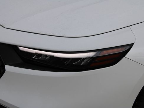 Certified 2023 Honda Accord LX image 10