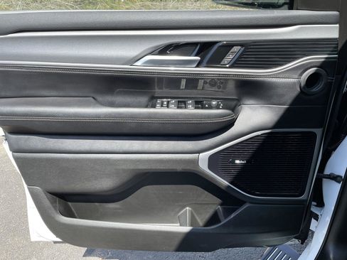 New 2026 Jeep Grand Wagoneer Limited AWD/4WD image 36