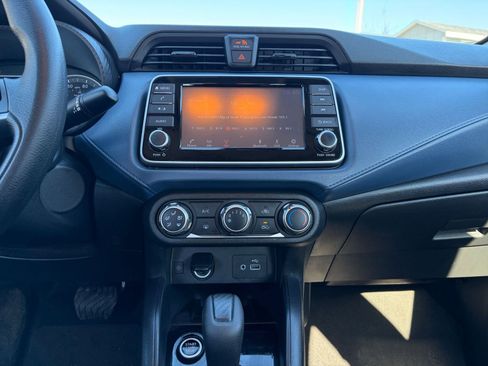 Used 2025 Nissan Versa SV image 17