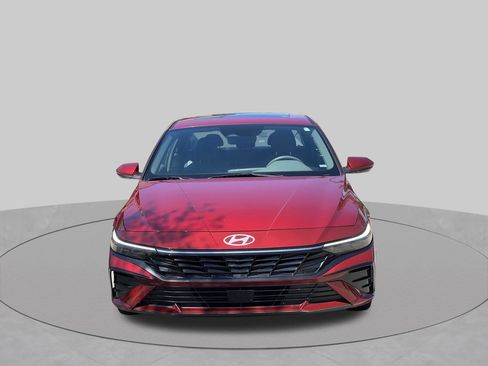 Used 2025 Hyundai Elantra SEL FWD image 8