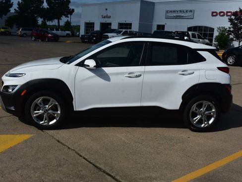 Used 2023 Hyundai Kona SEL FWD image 9