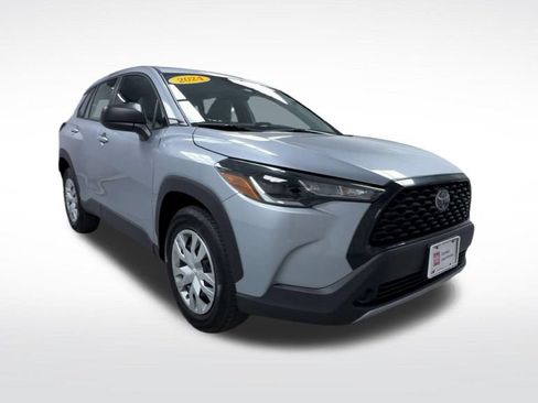 Used 2024 Toyota Corolla Cross L AWD/4WD image 2