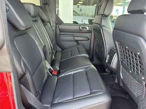 New 2026 Ford Bronco Badlands image 34