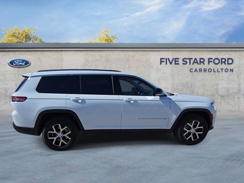 Used 2023 Jeep Grand Cherokee L Limited w/ Luxury Tech Group II image 9