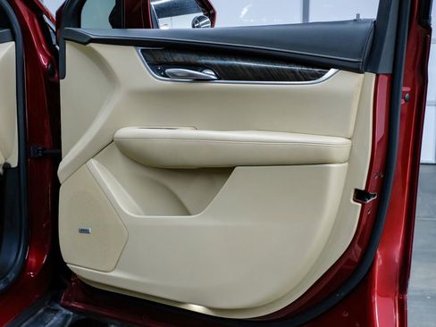 Used 2018 Cadillac XT5 FWD image 50