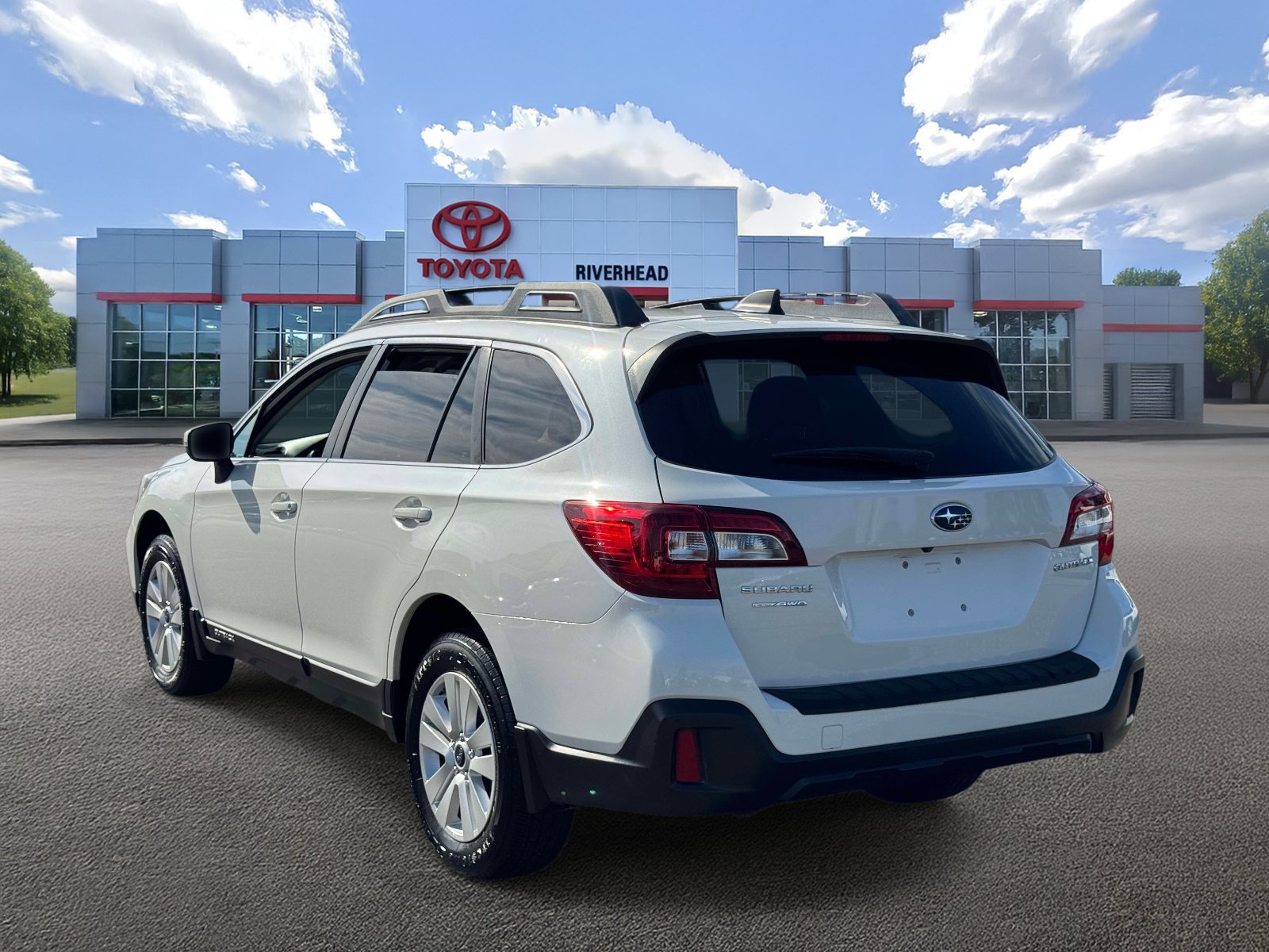 Used 2018 Subaru Outback 2.5i Premium AWD/4WD image 5