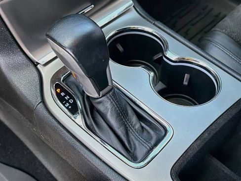 Used 2019 Jeep Grand Cherokee Altitude RWD image 17