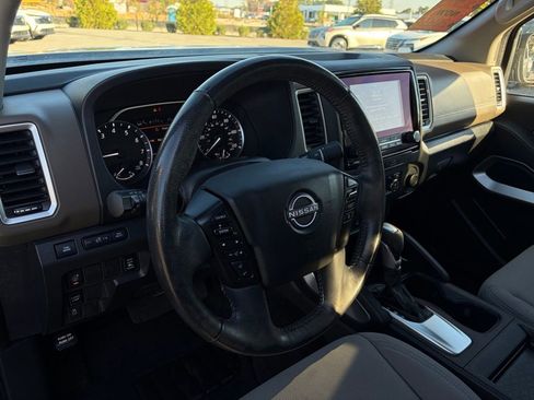 Certified 2022 Nissan Frontier SV image 14