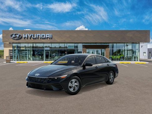 New 2025 Hyundai Elantra SE image 1