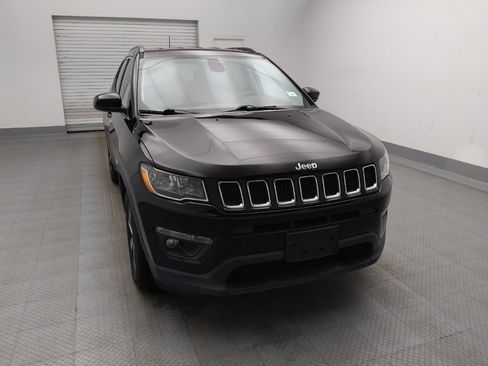 Used 2018 Jeep Compass Latitude w/ Popular Equipment Group FWD image 14